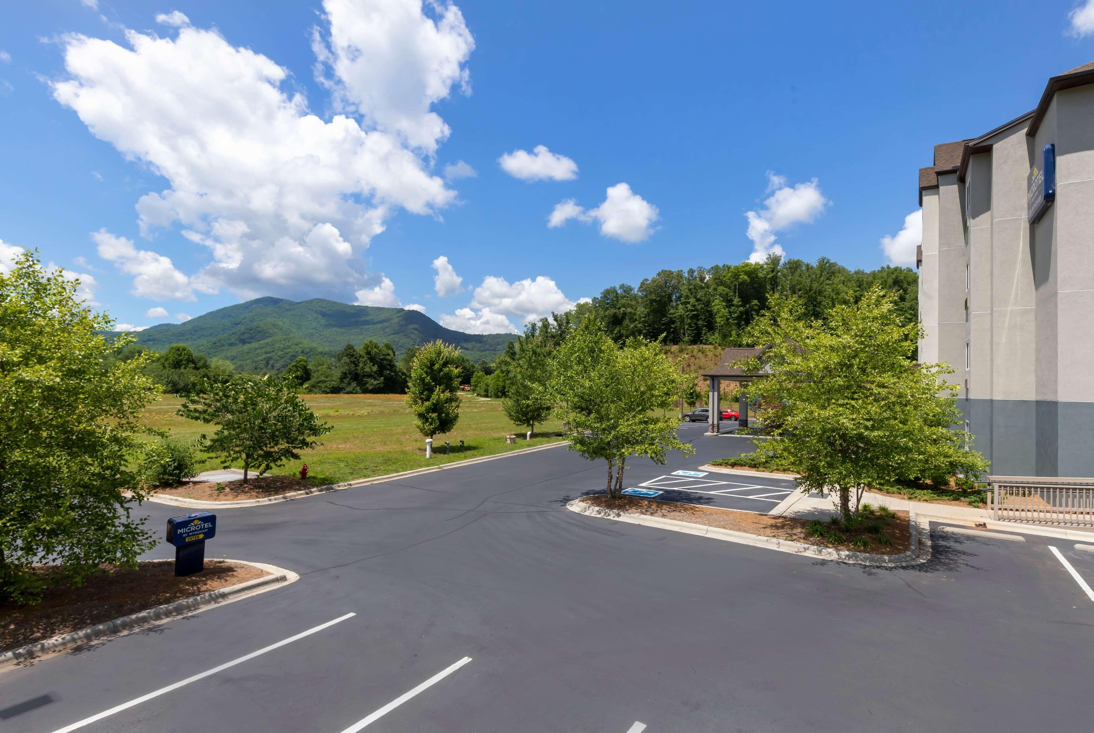 Microtel Inn & Suites Dillsboro/Sylva Exterior photo