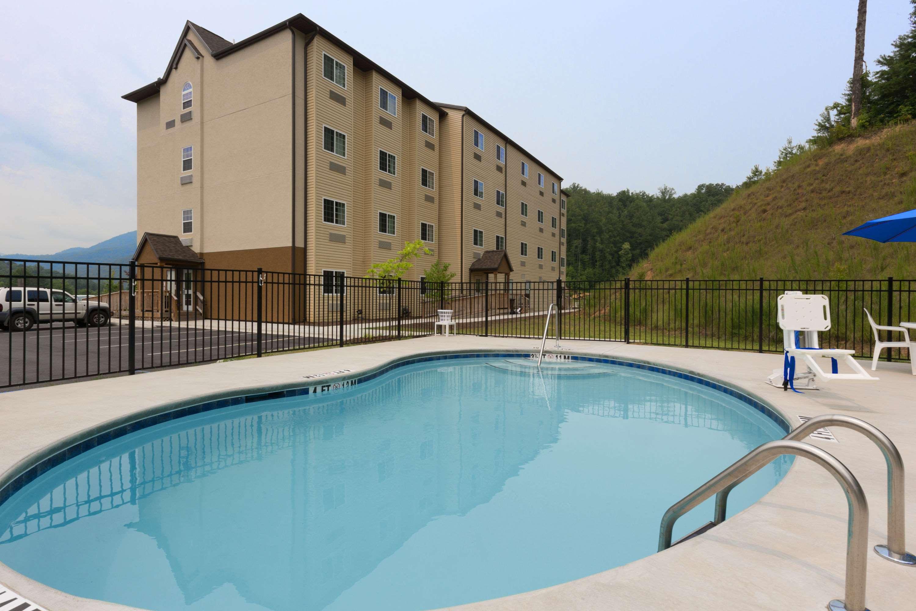 Microtel Inn & Suites Dillsboro/Sylva Exterior photo